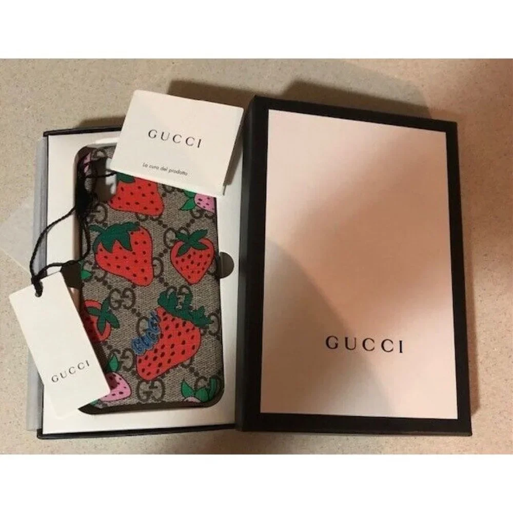 NIB $400 AUTHENTIC GUCCI LIMITED EDITION GG STRAWBERRY SUPREME IPHONE CASE X XS